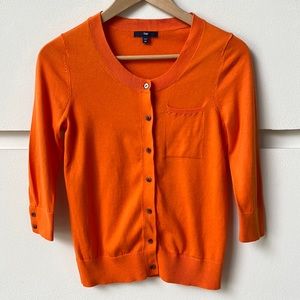 Lightweight quarter sleeve Gap button down cardigan in bright orange size xs